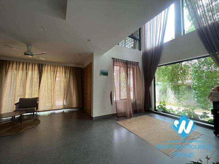 Large garden villa for rent in Ngoc Thuy Long Bien.